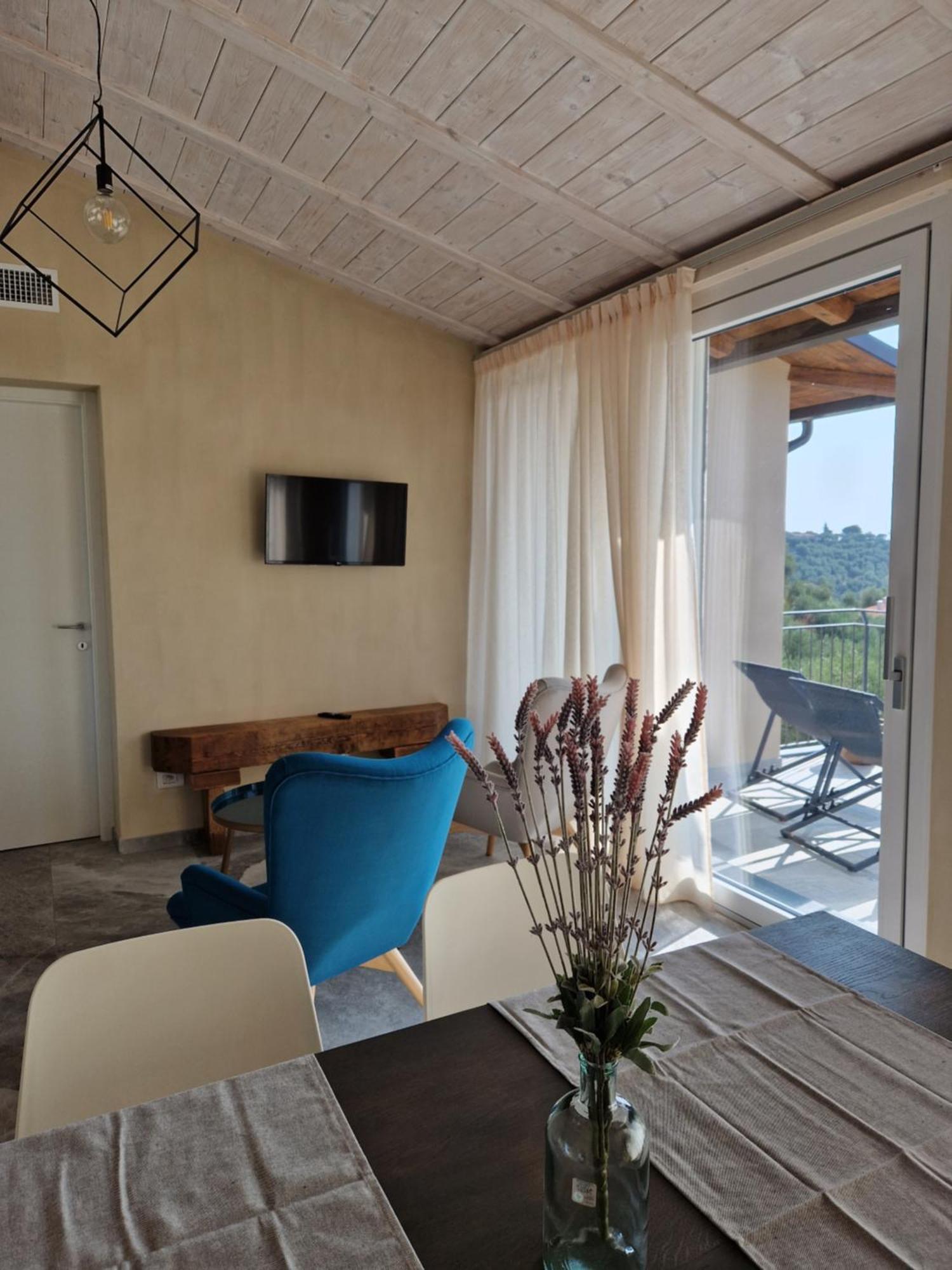 A Baracca Du Pei Villa Империа Екстериор снимка